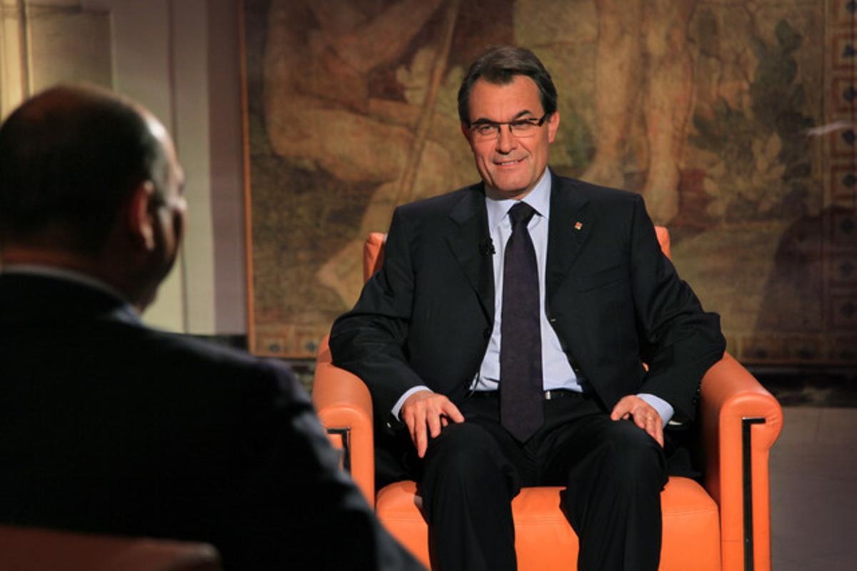 Artur Mas, en un moment de l’entrevista que le va fer Xavier Bosch en el programa de TV-3 ’Àgora’, dilluns. Artur Mas, en un moment de l’entrevista que le va fer Xavier Bosch en el programa de TV-3 ’Àgora’, dilluns.