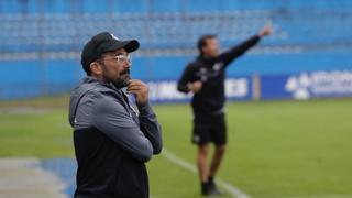 Emilio Cañedo, entrenador del Avilés: "El favoritismo lo tenemos que demostrar en el campo"