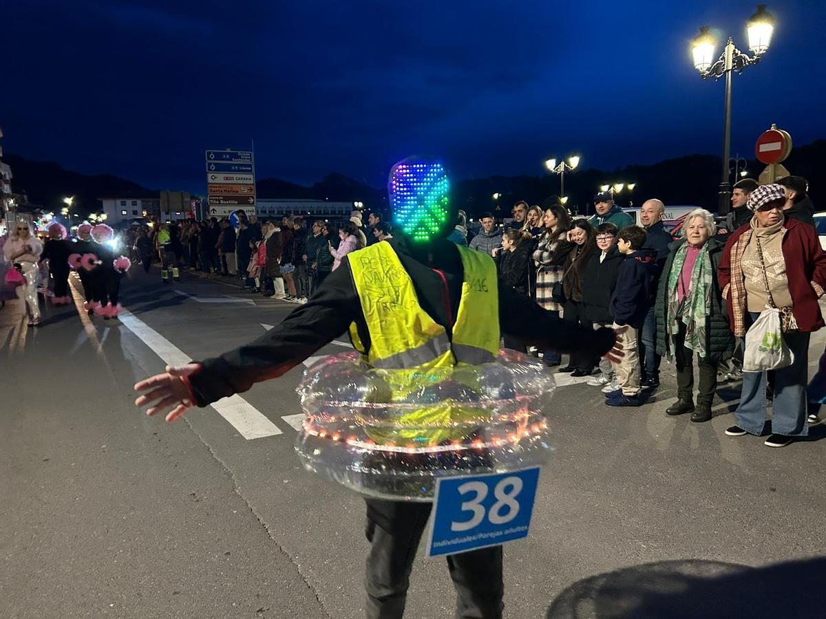 El Carnaval llena Ribadesella hasta los topes: las imágenes El Carnaval llena Ribadesella hasta los topes: las imágenes