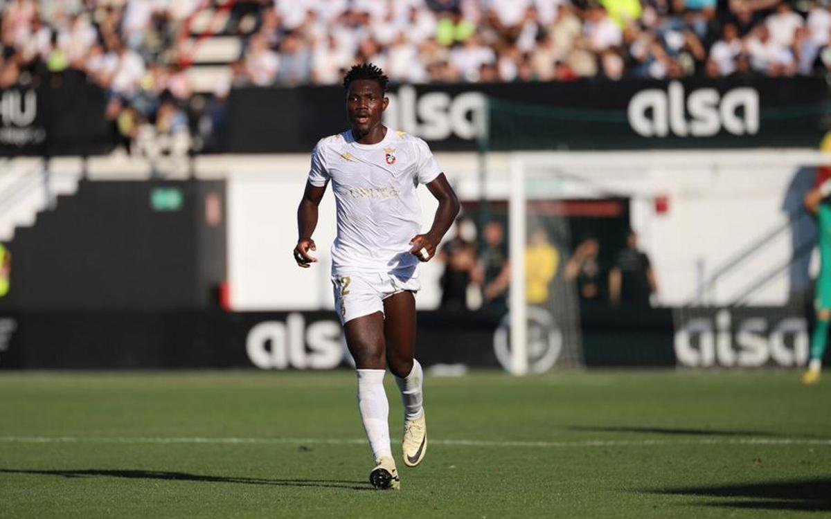 Christantus Uche, en su etapa como jugador de la AD Ceuta.
