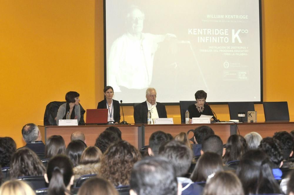 William Kentridge visita un instituto de Mieres