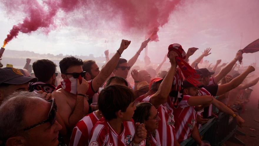 La hostelería de la Plaza Mayor se une ante el veto de la RFEF: los bares pondrán una pantalla gigante para ver el partido Sabadell-Zamora CF