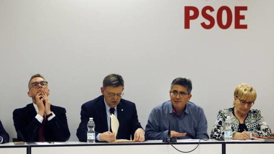 Romeu, Puig, Boix y Barceló, ayer, en la reunión de la ejecutiva en la sede socialista.