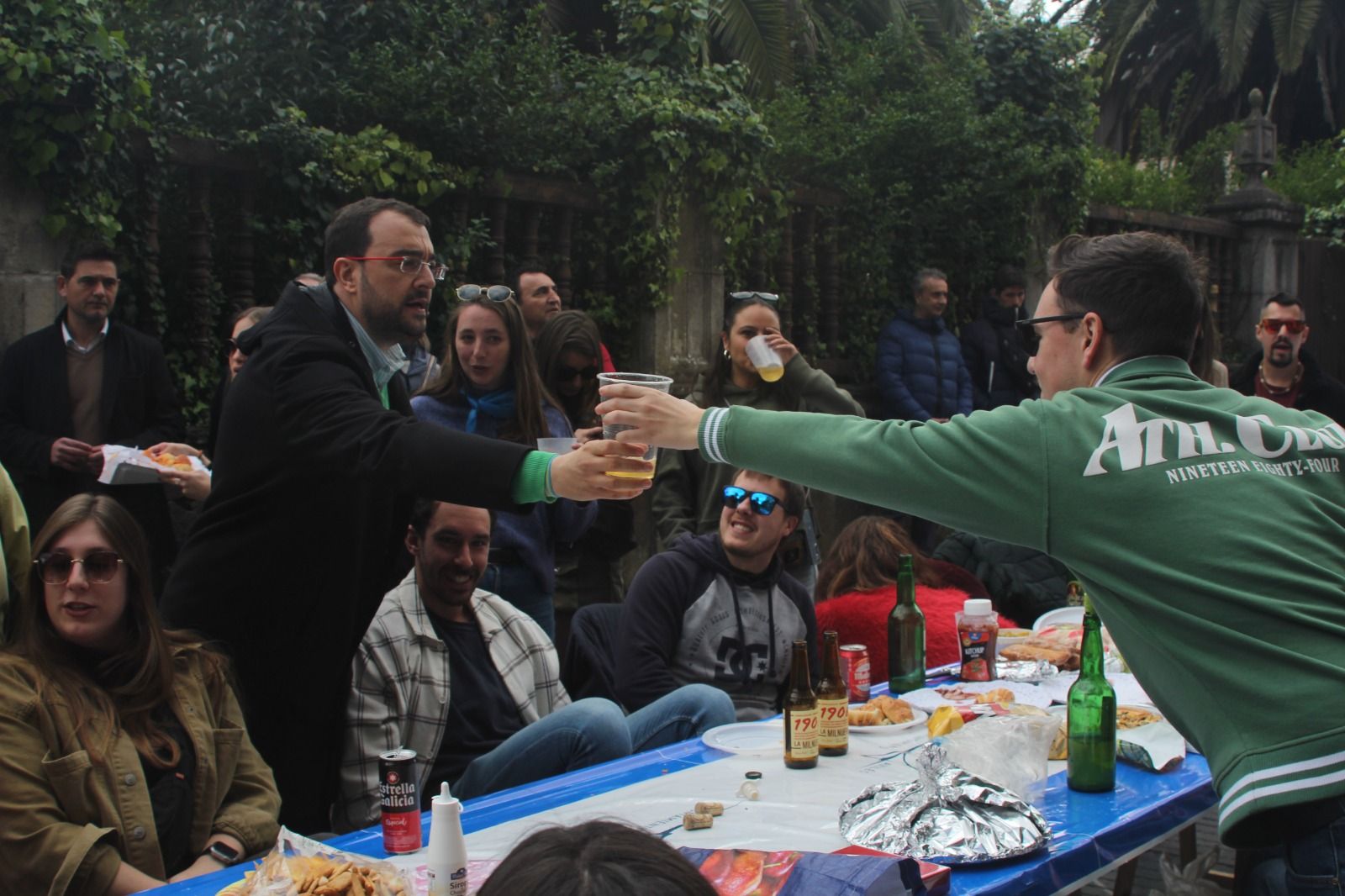 EN IMÁGENES: El ambiente en la Comida en la Calle de Avilés