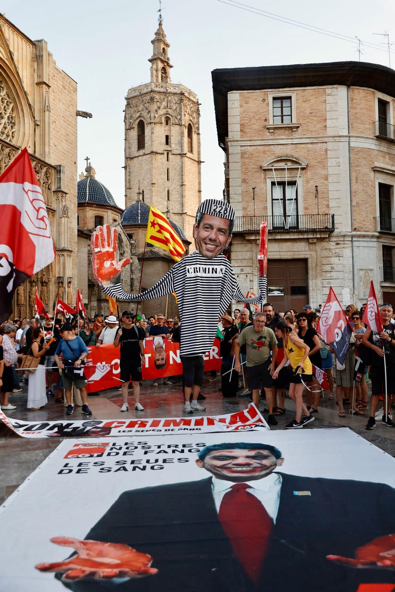 Octava manifestación contra la gestión de Mazón por la dana