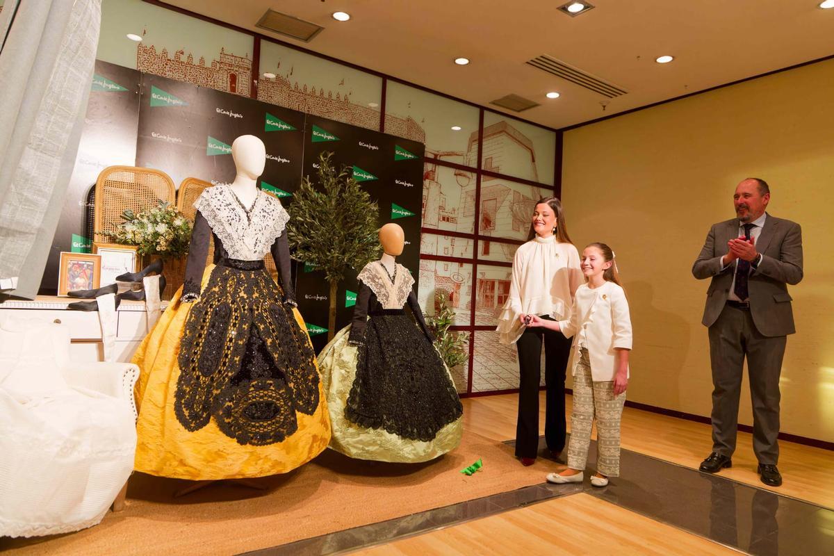 El Corte Inglés ha sido el escenario en el que las reinas han recogido sus vestidos.