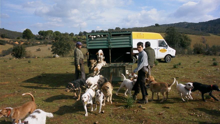 Serradilla acoge una reunión de rehaleros, afectados por la nueva Ley de Bienestar Animal