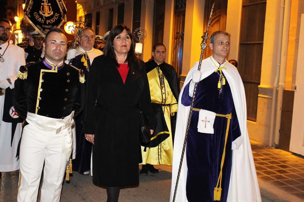 Procesión conjunta del Santo Silencio y Vera Cruz y el  Cristo del Salvador. La concejala Dolores Jiménez.