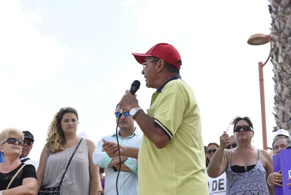 Protestas por el estado del Mar Menor en Los Nieto