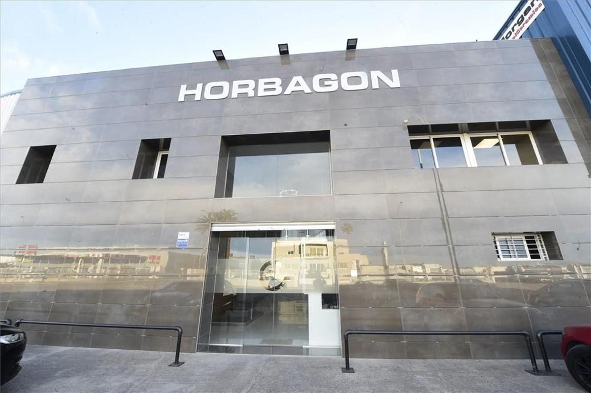 La compañía castellonense se dedica al transporte de mercancías, principalmente a granel.