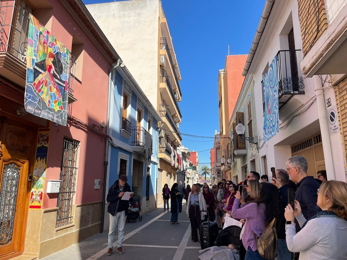 Presentación de la obra de Gary "Más que una cara bonita" en el festival Art al carrer.