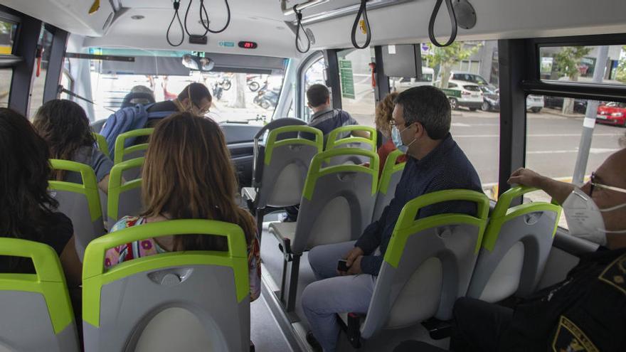 Entra en servicio el nuevo autobús urbano de Xàtiva