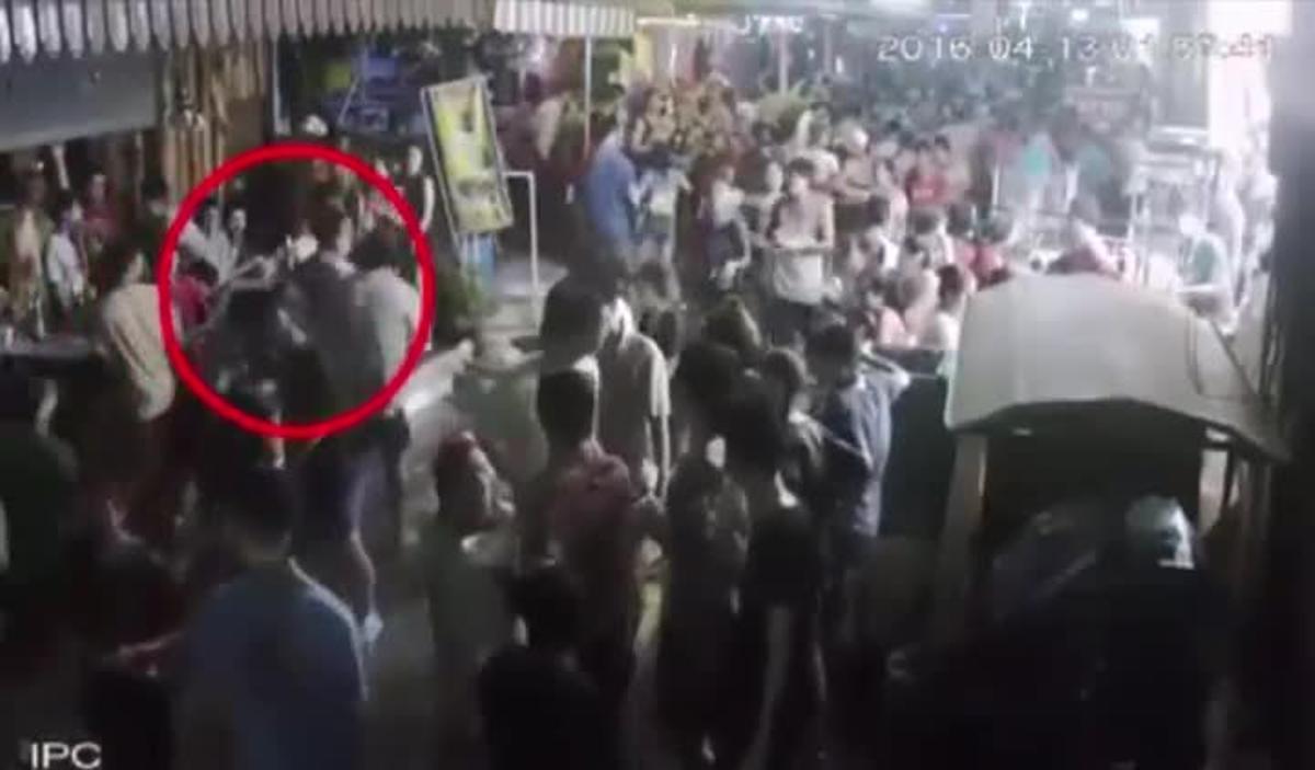 Tres turistes britànics són atacats mentre estaven de vacances a Tailàndia.