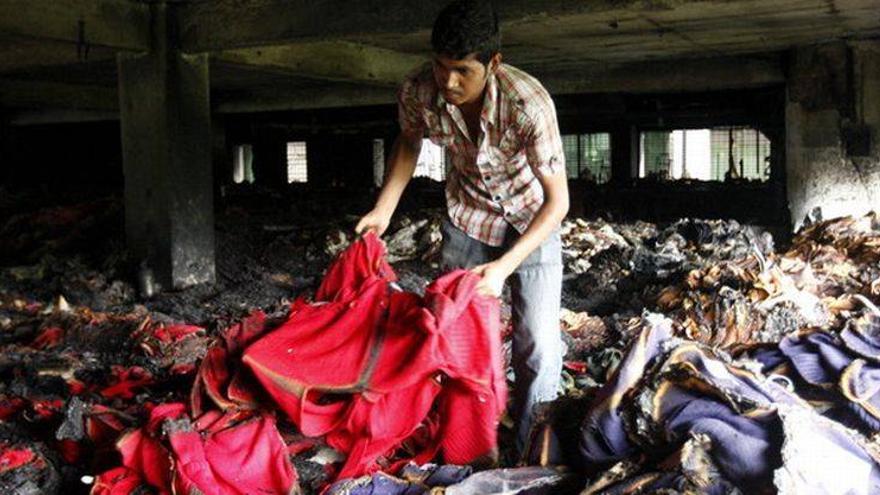Al menos ocho muertos en un incendio en una fábrica textil en Bangladés