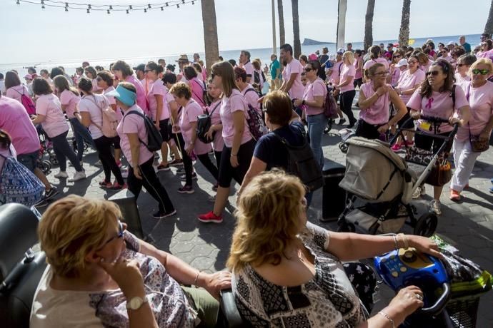 Marcha contra en cáncer de mama en Benidorm