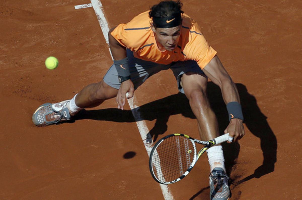 Rafael Nadal, durante el partido contra el colombiano Robert Farah, a quien ha vencido en octavos de final del trofeo Barcelona Open Banc Sabadell.