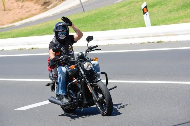 Los clubes de motero de Harley realizan un ...