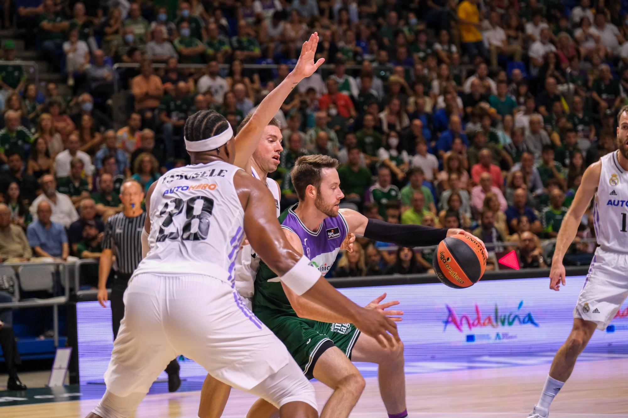 El Unicaja - Real Madrid de la Liga Endesa, en imágenes