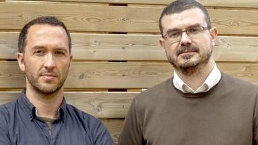 David de Montserrat (esquerra) i Jaume Clotet (dreta), autors de la novel·la &quot;Lliures o morts&quot;.