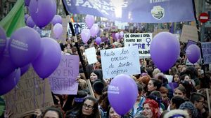 imatges-del-multitudinari-inici-de-la-manifestacion8m-vaga8m-1000motius-a-la-gran-via-de-barcelona-via-elperiodico