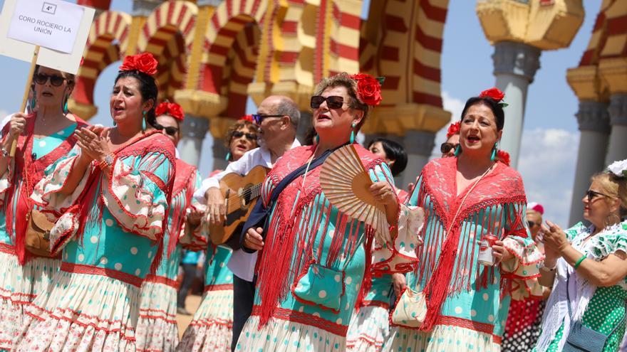 Coros rocieros, un canto de alegría y eterna juventud en la Feria de Córdoba