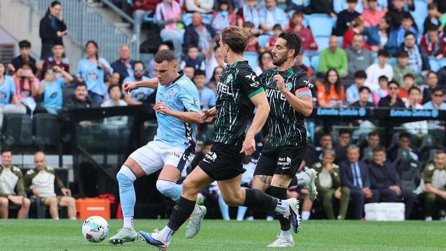El Celta corta su mala racha y frena la buena dinámica del Elche