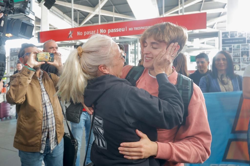 El campeón de Moto3 Jaume Masià llega a València