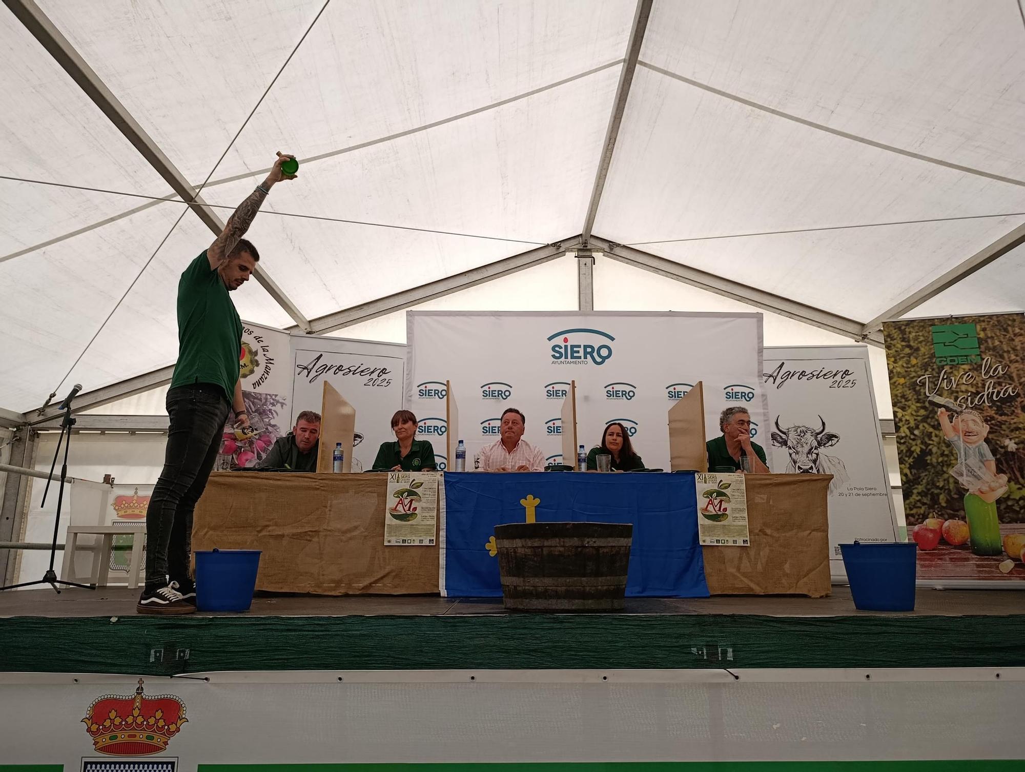 Miguel Ángel Pereda y José Manuel Sánchez, ganadores de los concursos de sidra de Agrosiero