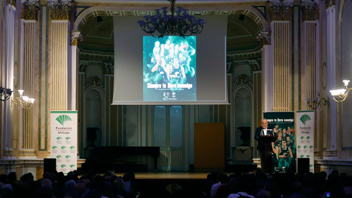 La Sala Unicaja de Conciertos María Cristina fue el escenario escogido para presentar el documental «Siempre Te Llevo Conmigo».