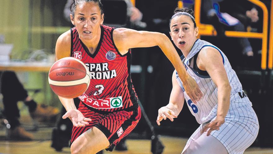 Laia Palau, en acció durant un partit