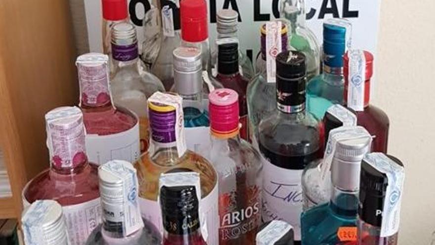 Las botellas de alcohol incautadas a los menores