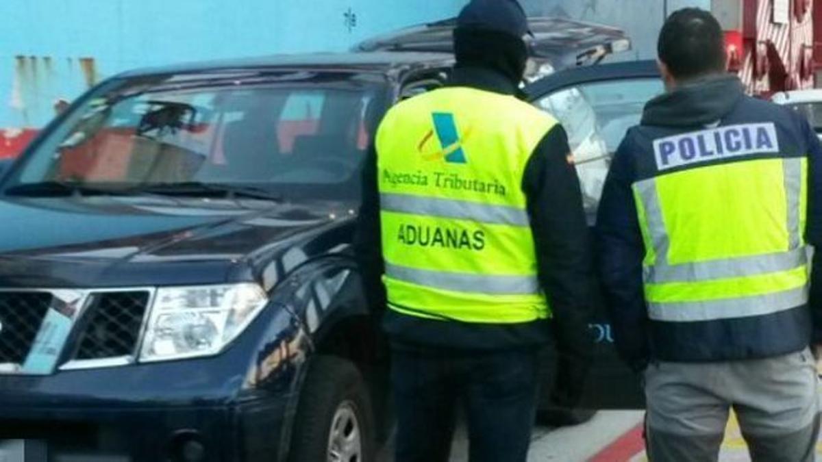 Operaciones de vigilancia policial en las aduanas