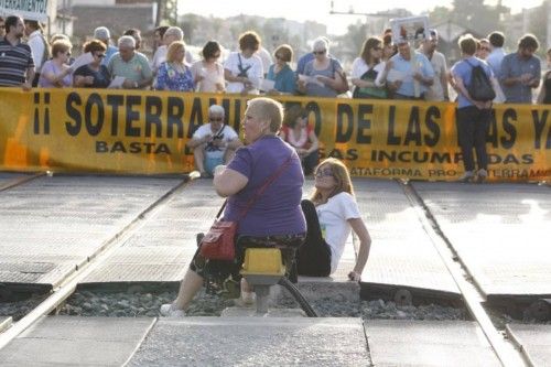 Nueva concentracion para exigir que el tren vaya soterrado en Murcia