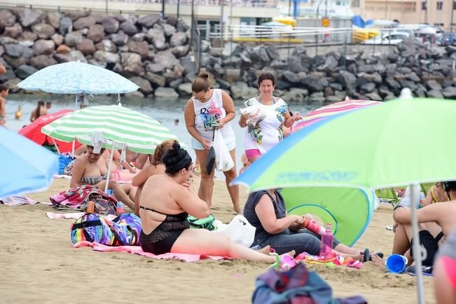 Dia del Pino en la Playa de Las Alcaravaneras