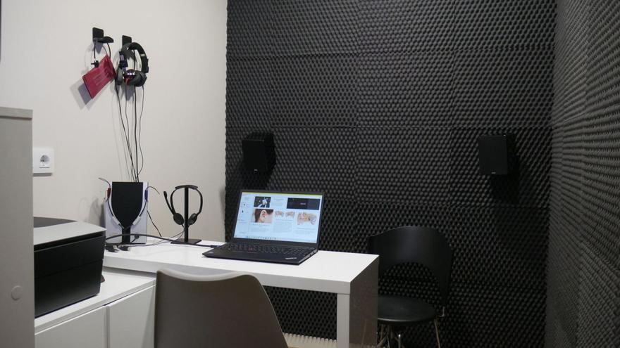 Chavarria estrena un nou gabinet audiològic per avaluar la pèrdua auditiva