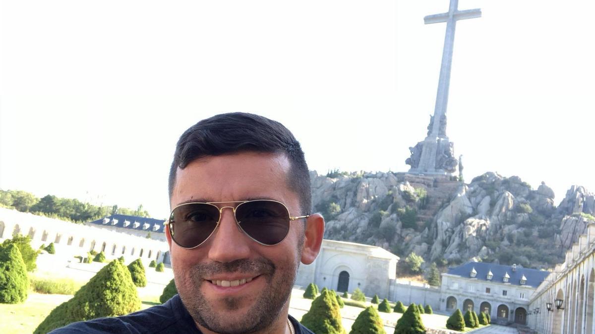 Jorge Ignacio P. J., en una foto tomada a sí mismo durante una visita al Valle de los Caídos en 2018.