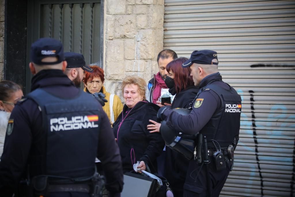 Desahucio de una pensionista y su hijo con discapacidad en Alicante