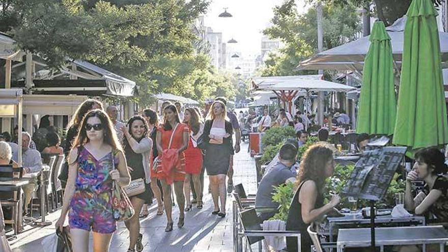 El ruido en las terrazas sigue siendo un motivo de queja entre los vecinos.