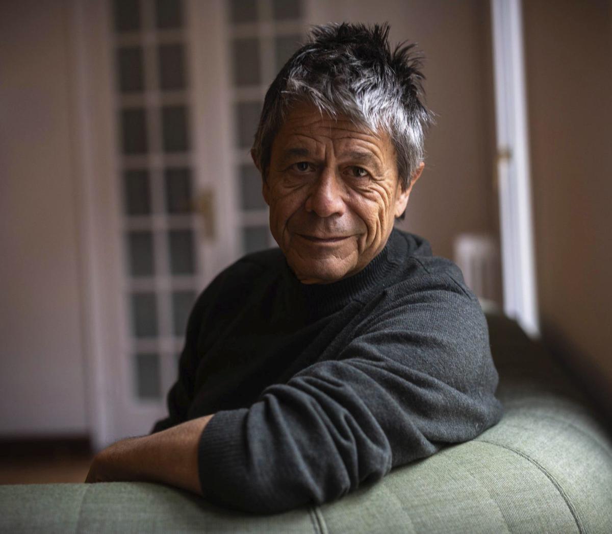 Emmanuel Carrère, escriptor: "Em va agradar saber que la meva mare va rebutjar col·laborar al KGB"