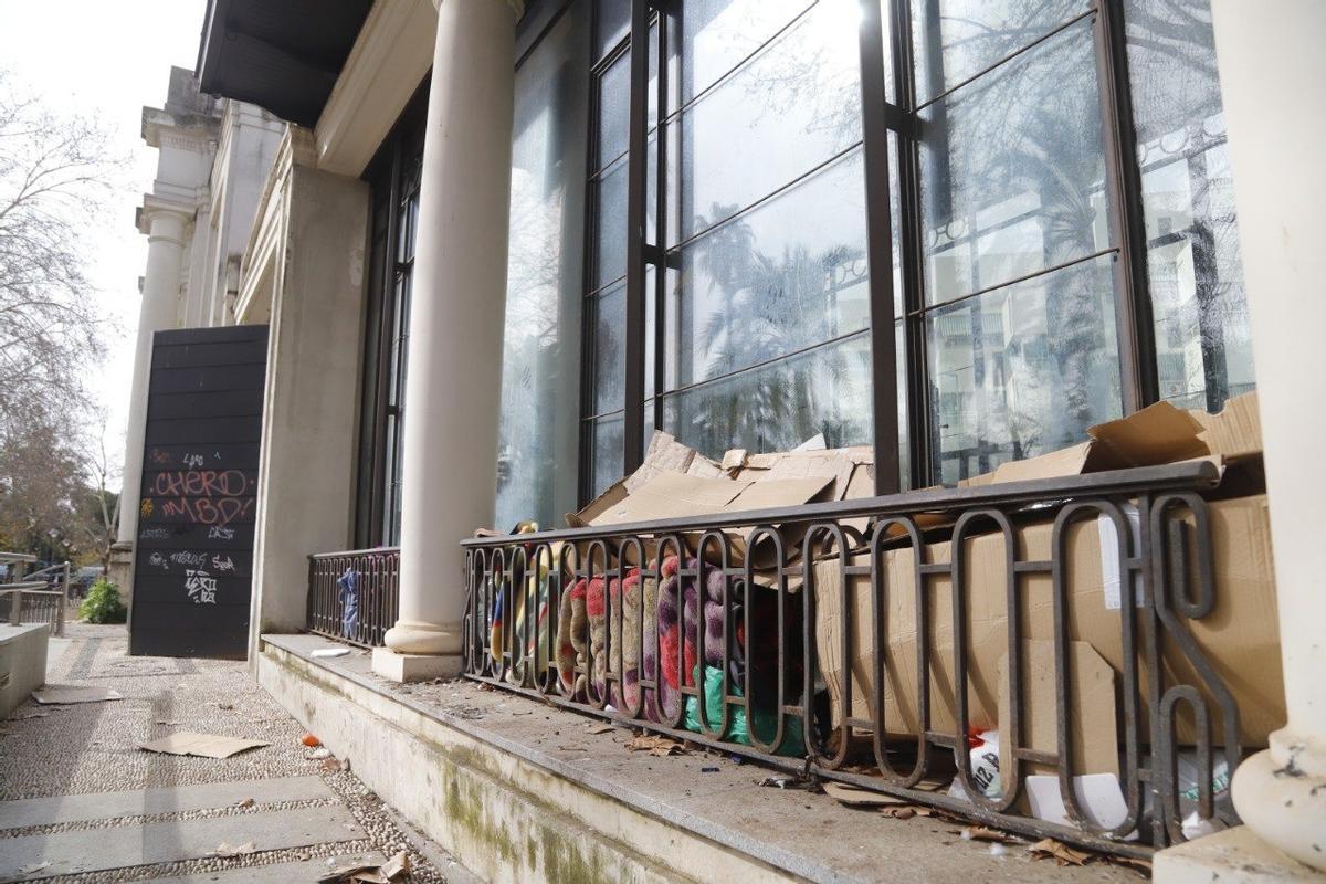 Aspecto actual del edificio de la Pérgola, en los jardines del Duque de Rivas en Córdoba, que será rehabilitado como sede municipal de Turismo.
