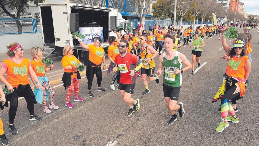 El Marató bp Castelló presume de animación y de ser algo más que una prueba deportiva