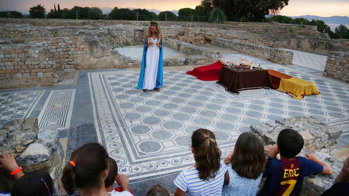 Visita teatralizada sobre la época romana en Empúries