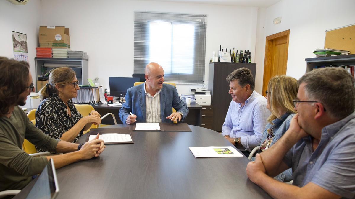 Firma de convenio Ucabal.