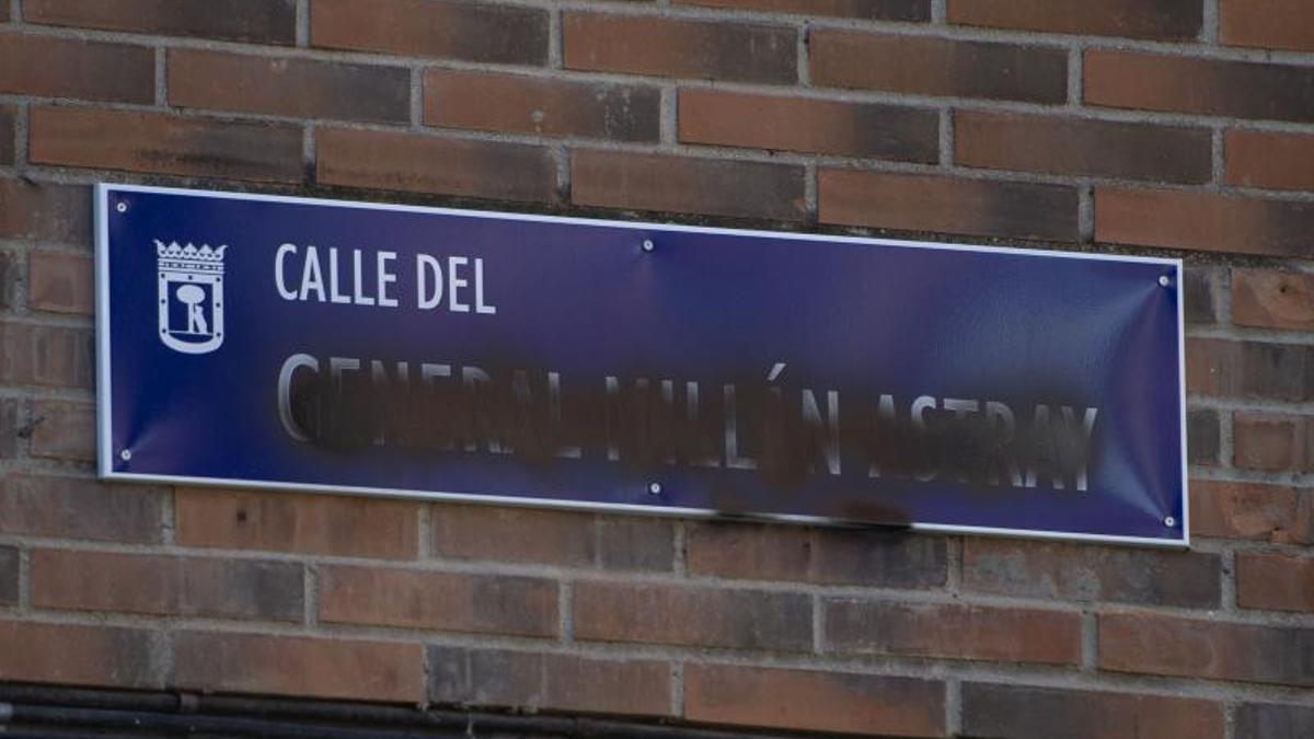 Vandalizan las placas de calle Millán Astray en Madrid tras ser restituidas