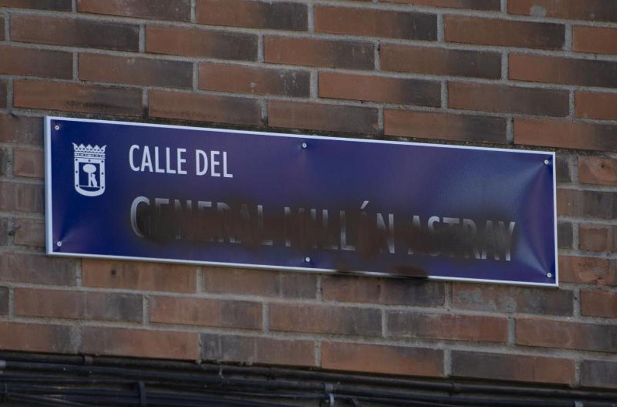 Vandalitzen les plaques del carrer de Millán-Astray a Madrid després de ser restituïdes