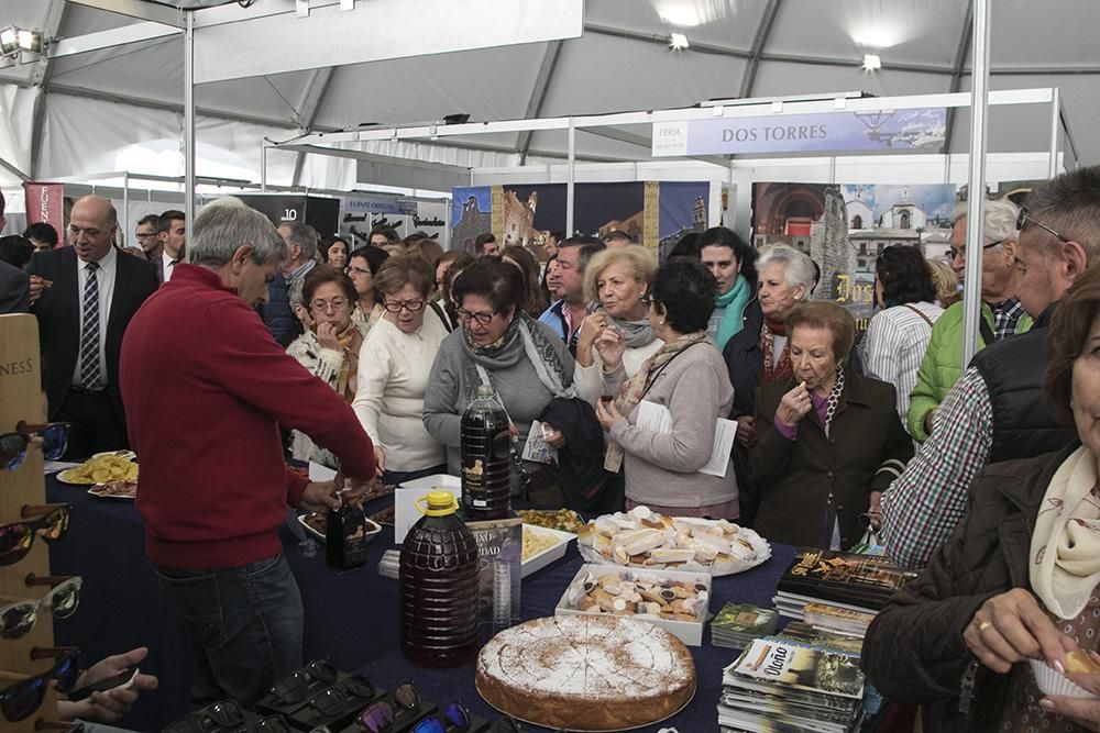 Todos los pueblos de Córdoba en una visita a la Feria de los Municipios.