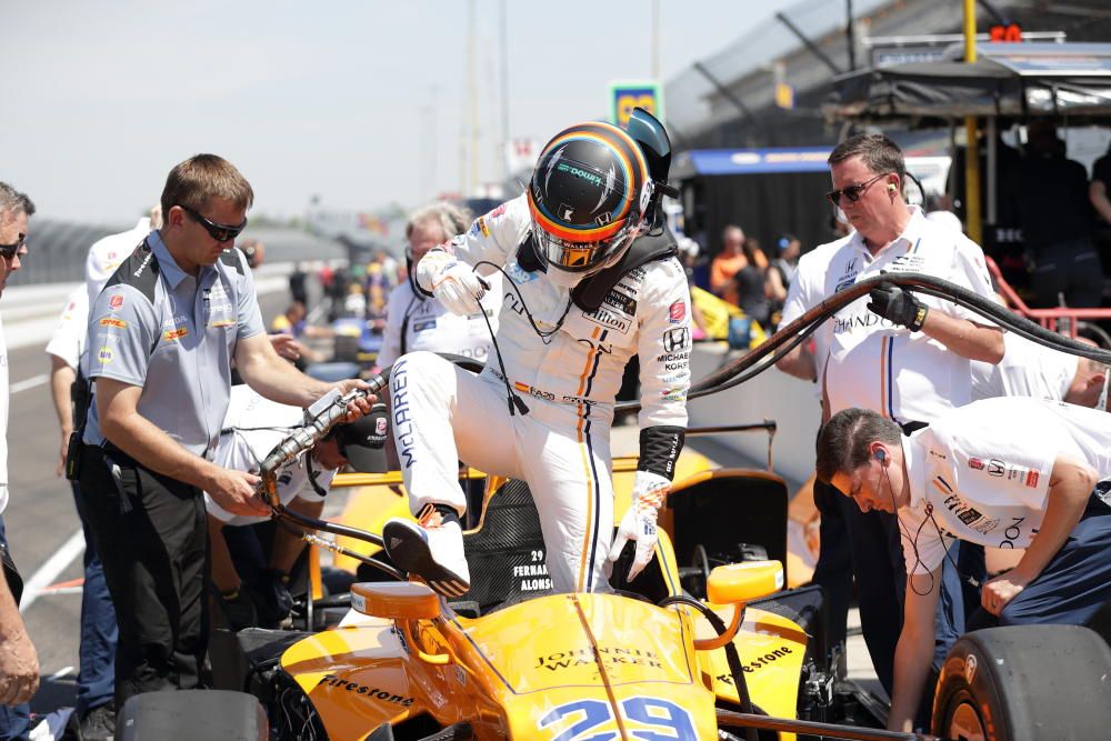 Fernando Alonso participa en las pruebas libres de las 500 millas de Indianápolis