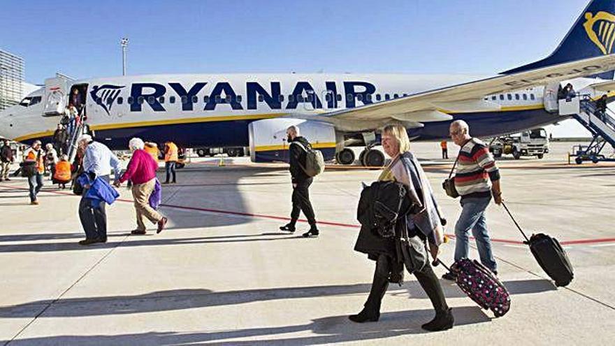 Ryanair recuperará siete rutas de Corvera a partir de julio