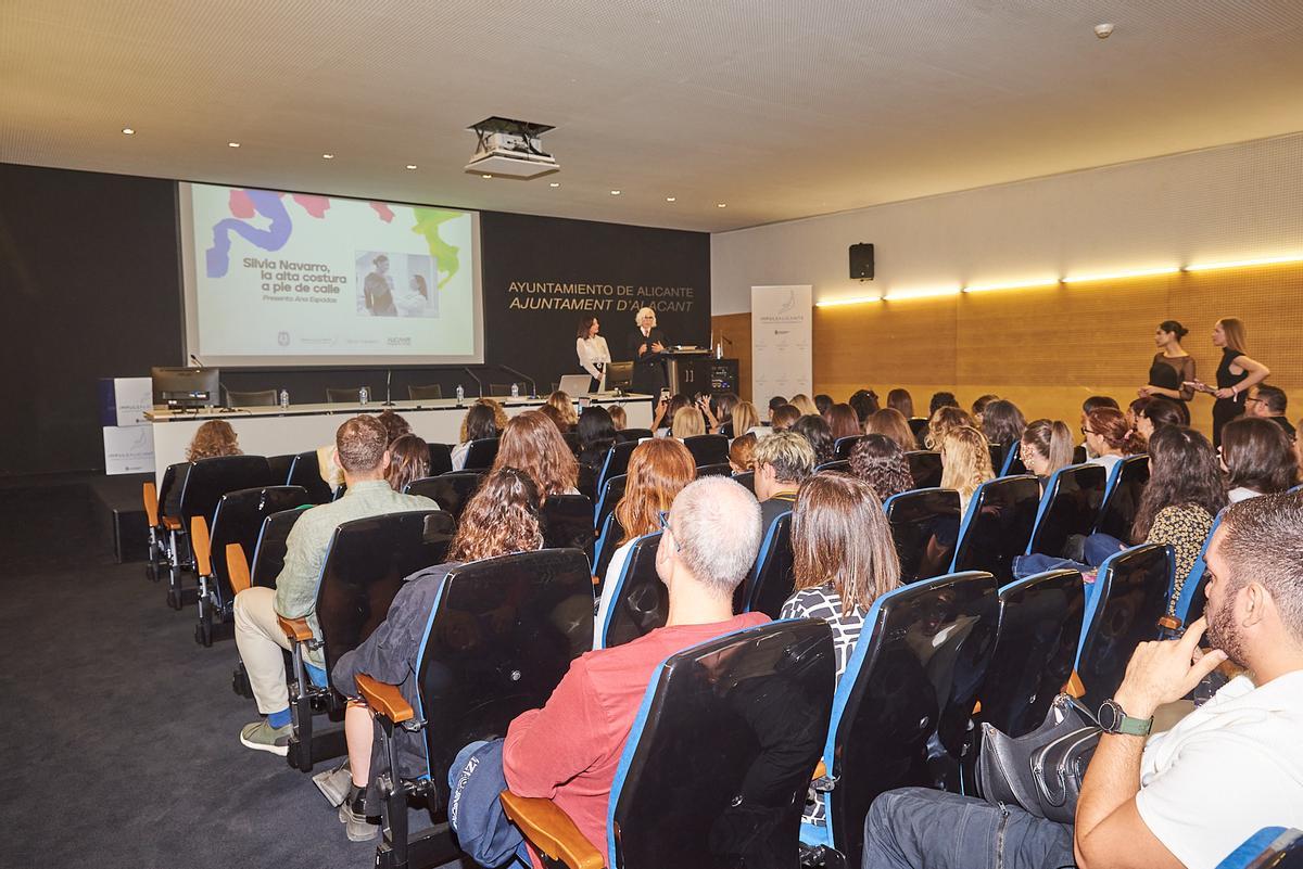 Conferencia de Silvia Navarro en la Agencia Local de Desarrollo