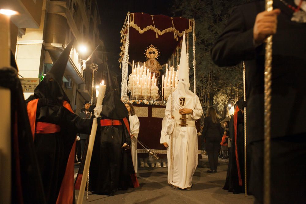 La Caída congregó a muchos ilicitanos en las calles de El Pla